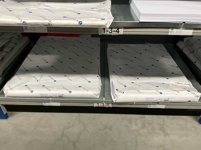 Papieren papier - afbeelding 31 van  49