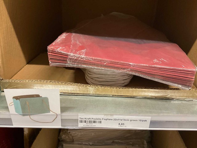 Papieren tassen - afbeelding 2 van  71