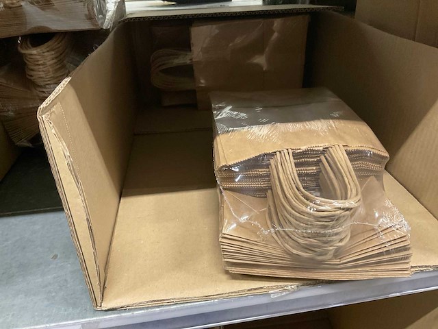 Papieren tassen - afbeelding 14 van  36