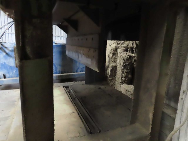 Papiersnijmachine 40 tons - afbeelding 4 van  8