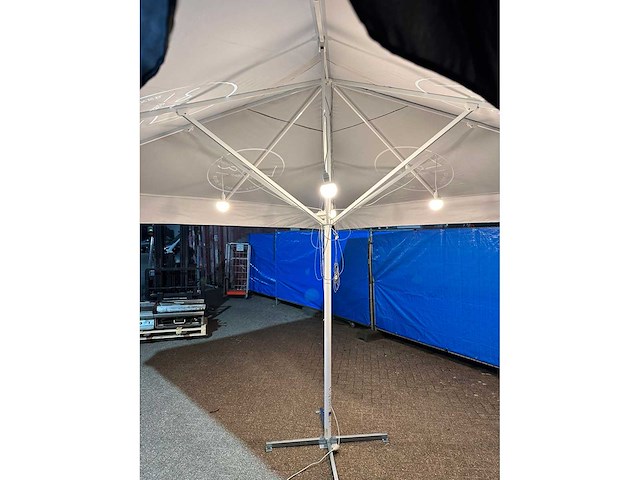Parasol 400x400cm - afbeelding 8 van  9