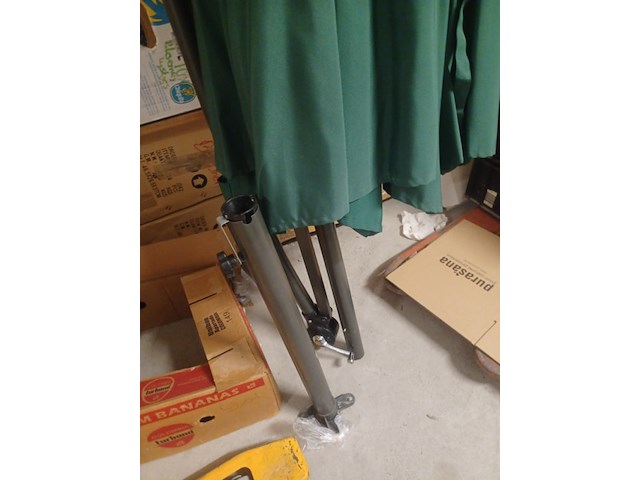 Parasol hang zo goed als nieuw 300 cm doorsnee in opberg hoes aantal 1 stuks. - afbeelding 3 van  5