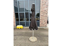 Parasol met betonnen voet - afbeelding 5 van  5