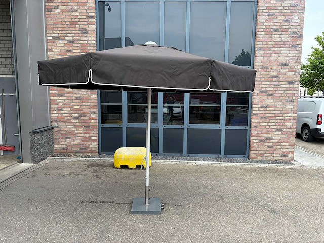 Parasol met bijpassende voet - afbeelding 4 van  4