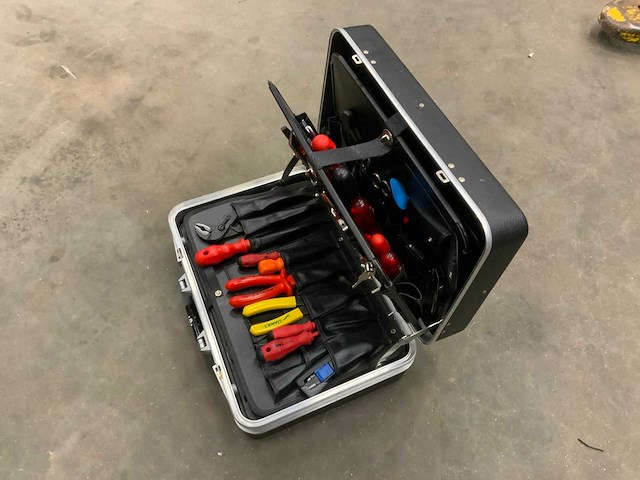 Parat clasic gereedschapskoffer met inhoud - afbeelding 1 van  10