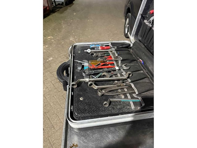 Parat gereedschapskoffer met inhoud - afbeelding 11 van  15
