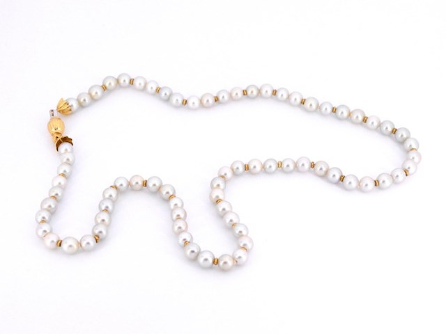 Parel snoer met gouden sluiting - afbeelding 1 van  10
