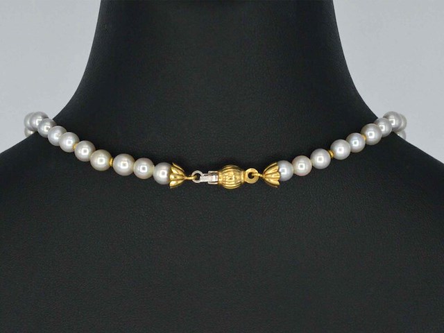 Parel snoer met gouden sluiting - afbeelding 6 van  10
