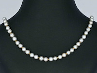 Parel snoer met gouden sluiting - afbeelding 7 van  10