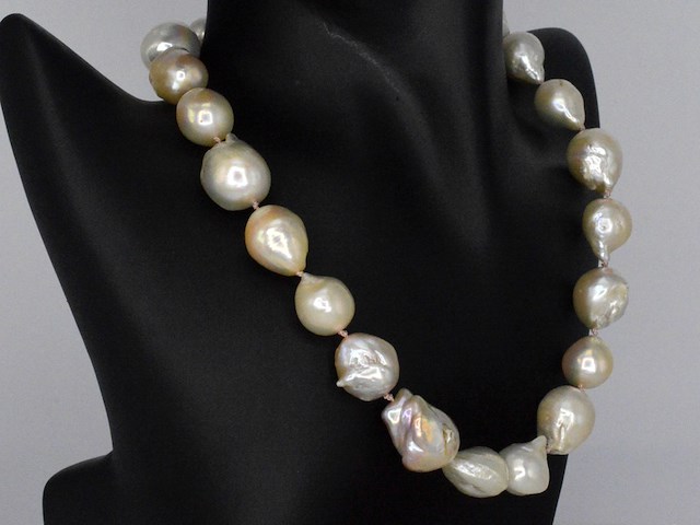 Parelketting met barok parels en een sterling zilveren sluiting - afbeelding 4 van  9