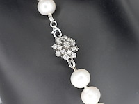 Parelketting met diamanten sluiting - afbeelding 3 van  9