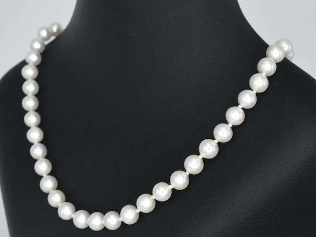 Parelsnoer gouden sluiting diamant - afbeelding 4 van  10