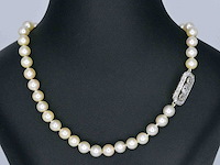 Parelsnoer met diamanten art deco sluiting - afbeelding 1 van  8
