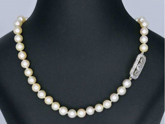 Parelsnoer met diamanten art deco sluiting - afbeelding 1 van  9