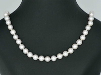 Parelsnoer met gouden sluiting met diamant - afbeelding 6 van  10
