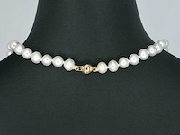 Parelsnoer met gouden sluiting met diamant - afbeelding 7 van  10
