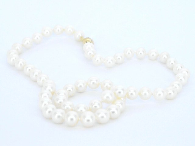 Parelsnoer met gouden sluiting met diamant - afbeelding 8 van  9