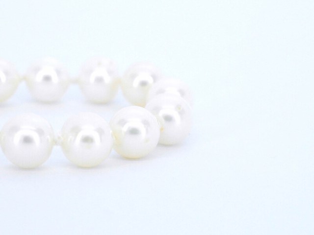 Parelsnoer met gouden sluiting met diamant - afbeelding 9 van  11