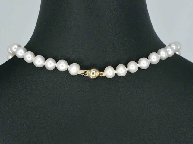 Parelsnoer met gouden sluiting met diamant - afbeelding 7 van  11