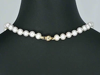Parelsnoer met gouden sluiting met diamant - afbeelding 7 van  11