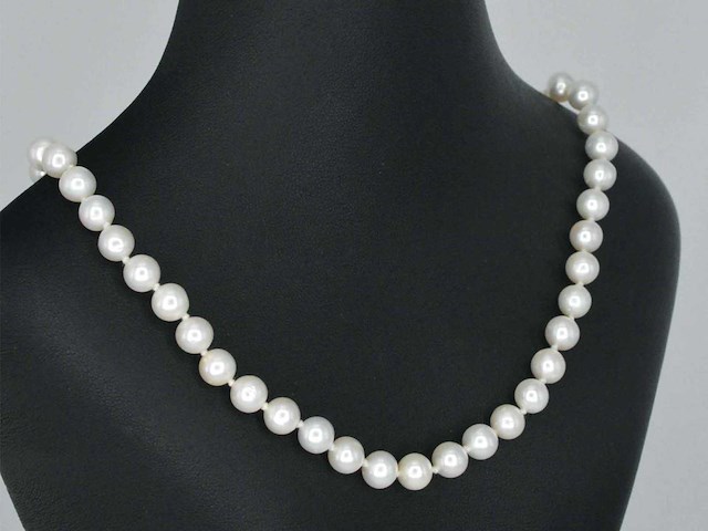 Parelsnoer met witgouden sluiting en diamant - afbeelding 6 van  10