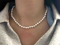 Parelsnoer met witgouden sluiting met diamant - afbeelding 4 van  11