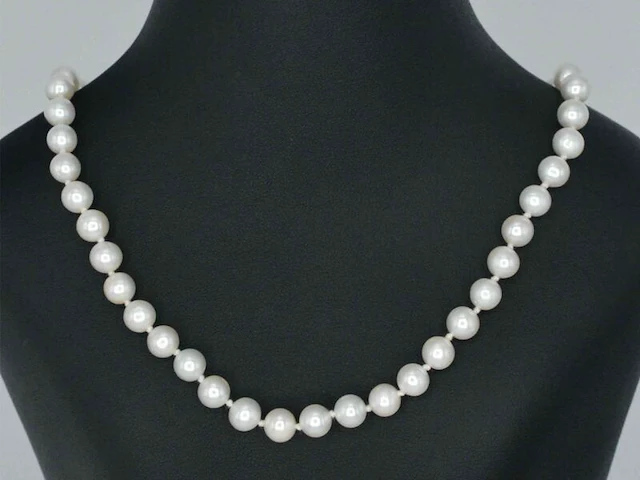 Parelsnoer met witgouden sluiting met diamant - afbeelding 5 van  11