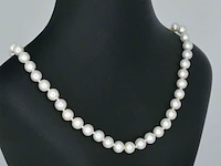 Parelsnoer met witgouden sluiting met diamant - afbeelding 6 van  11