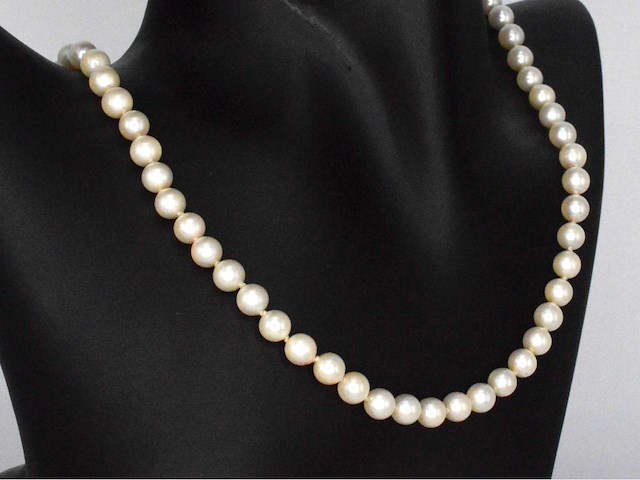 Parelsnoer met zilveren sluiting - afbeelding 5 van  9