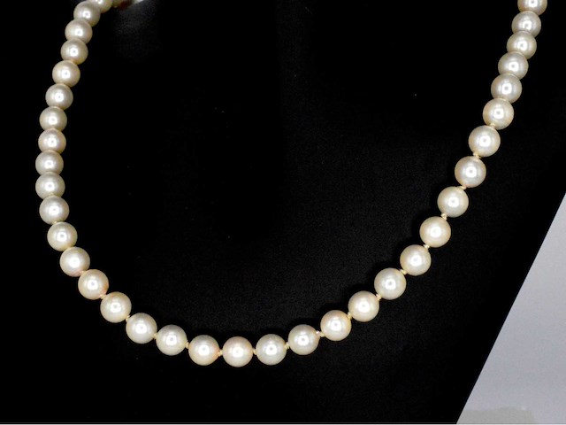 Parelsnoer met zilveren sluiting - afbeelding 6 van  9