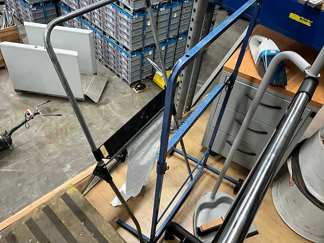 Parij diverse meubels & accessoires - afbeelding 6 van  7