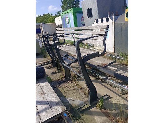 Parkbank met rollator uitsparing - afbeelding 3 van  6