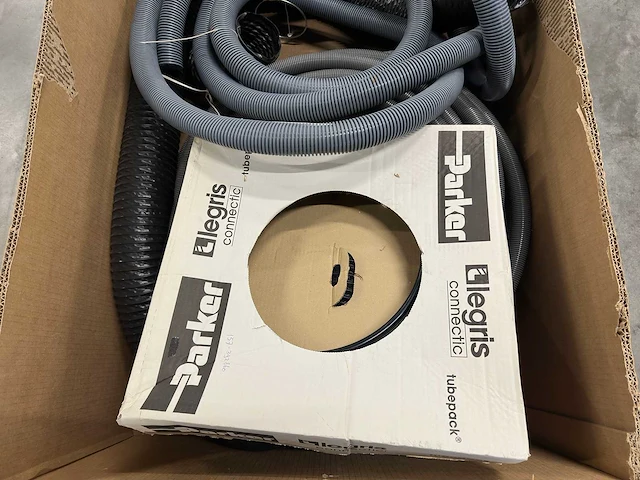 Parker - partij flexibele ribbelslangen / beschermslangen & legris tubepack - afbeelding 2 van  7