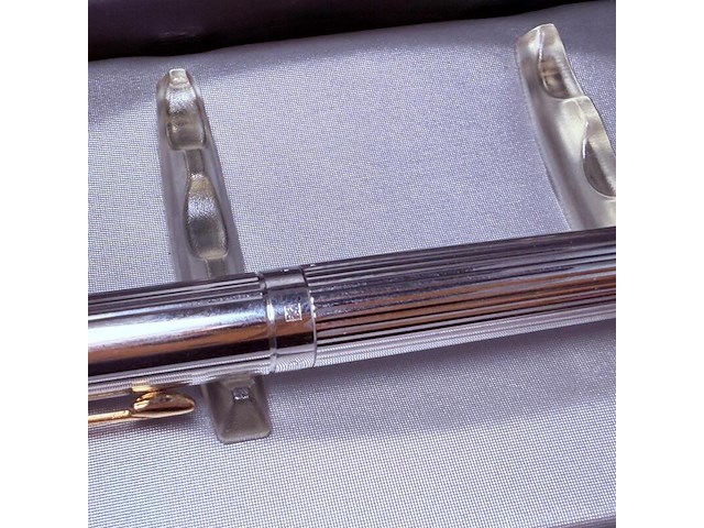 Parker guilloche vulpen met goldfilled frills en zilverkeurmerk - afbeelding 3 van  7