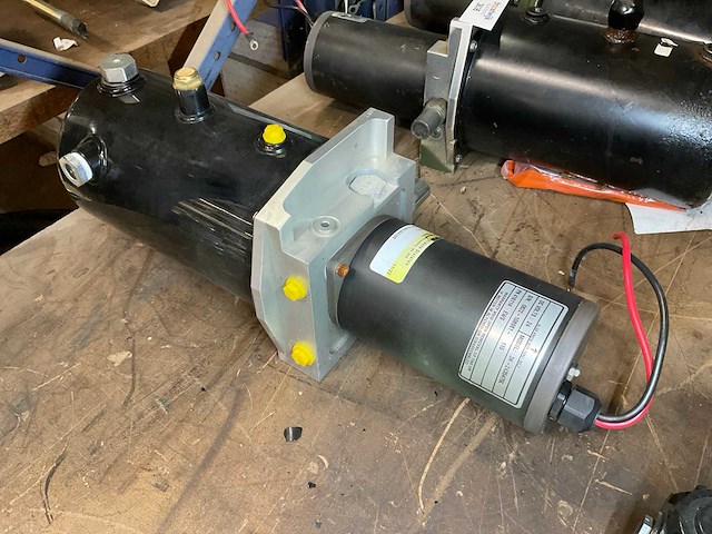 Parker hydraulic pump - afbeelding 1 van  4