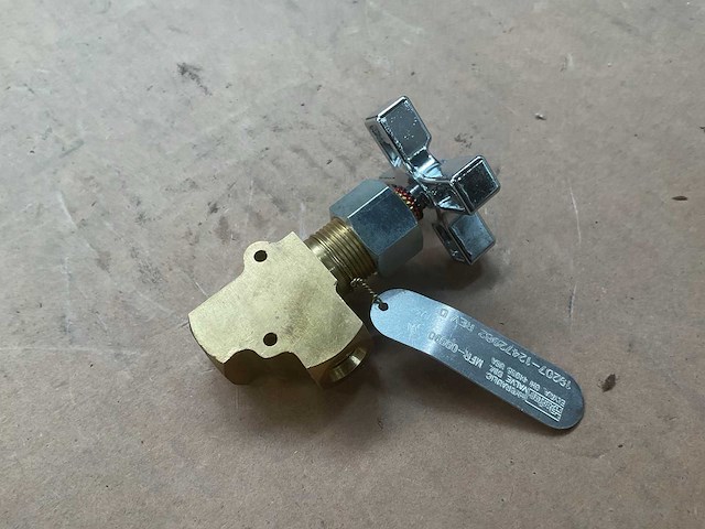 Parker hydraulic valve (2x) - afbeelding 1 van  3