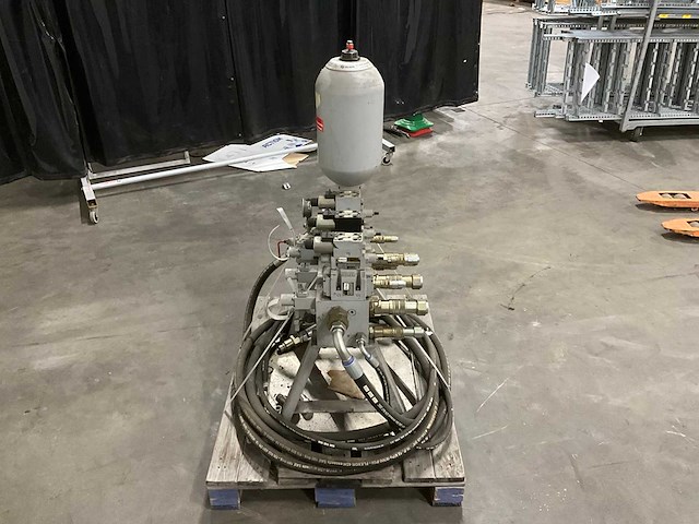 Parker hydrauliek verdeelunit - afbeelding 6 van  9