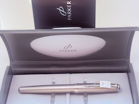Parker sonnet vulpen - matte silver - gp nib - afbeelding 2 van  4