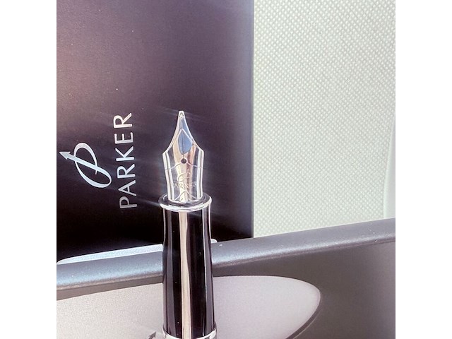 Parker sonnet vulpen - matte silver - gp nib - afbeelding 3 van  4
