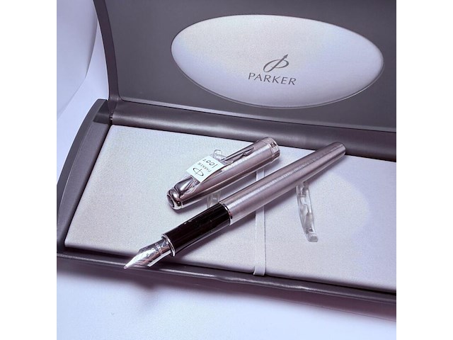 Parker sonnet vulpen 18kt gp nib - brushed steel + zwarte onyx dop - afbeelding 1 van  6