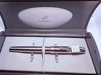 Parker sonnet vulpen 18kt gp nib - brushed steel + zwarte onyx dop - afbeelding 3 van  6