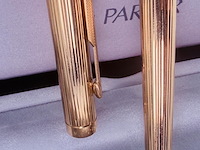 Parker vulpen 23kt goldfilled fluted insignia - afbeelding 5 van  5