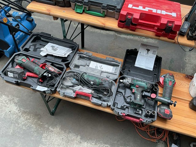 Parkside 2x haakse slijpmachine, 1x slagmoersleutel, 1x multitool - afbeelding 1 van  6