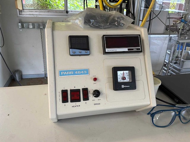 Parr instrument 4526 bench top reactor hogedrukreactorinstallatie - afbeelding 1 van  2