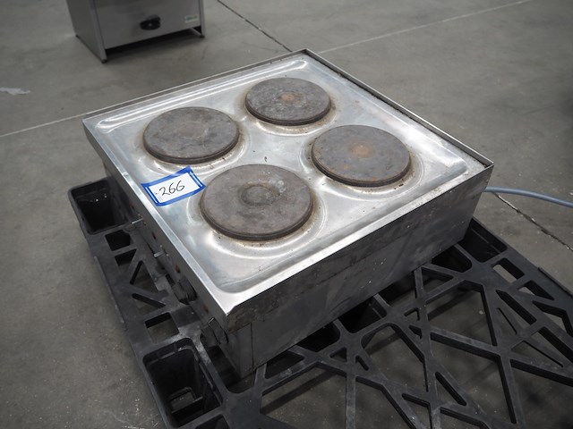 Parry - afbeelding 1 van  7