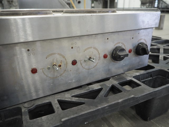 Parry - afbeelding 6 van  7