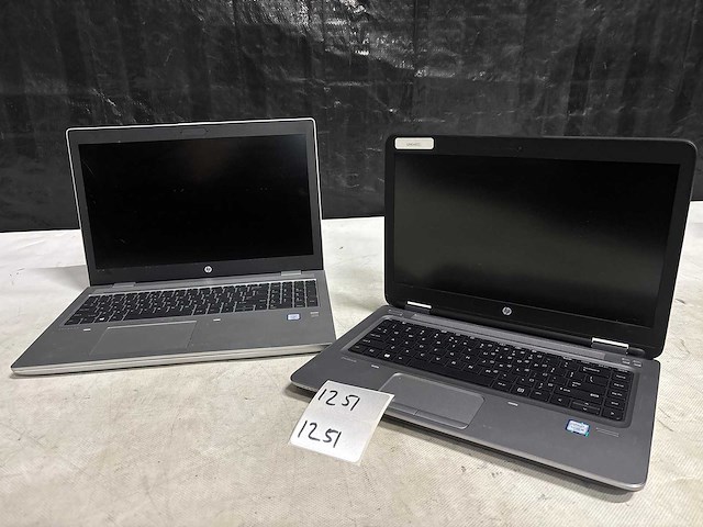 Partij - laptop (2x) - afbeelding 1 van  4