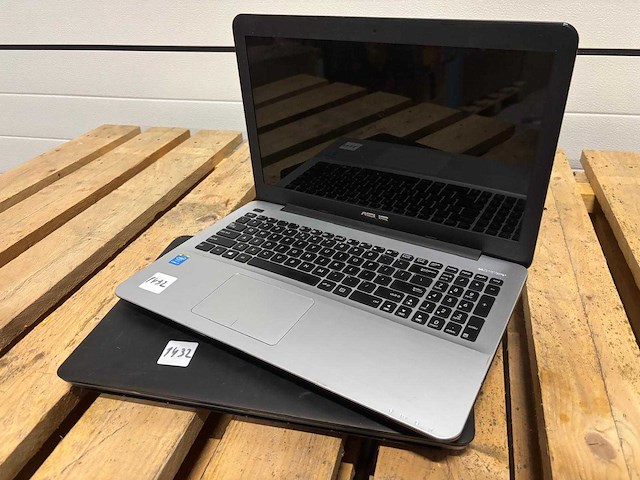 Partij - laptops (2x) - afbeelding 1 van  3