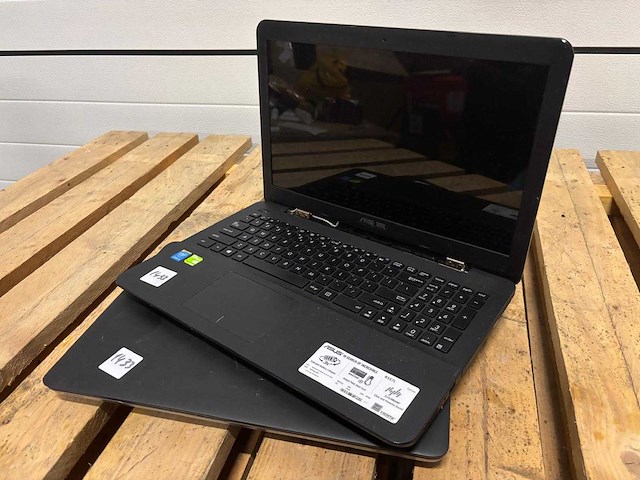 Partij - laptops (2x) - afbeelding 1 van  4