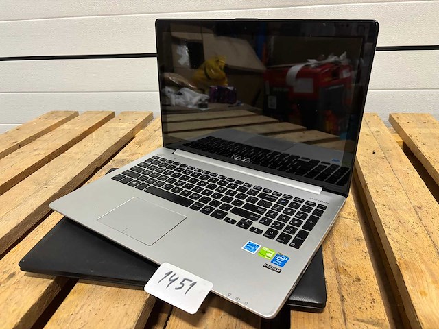 Partij - laptops (2x) - afbeelding 1 van  4